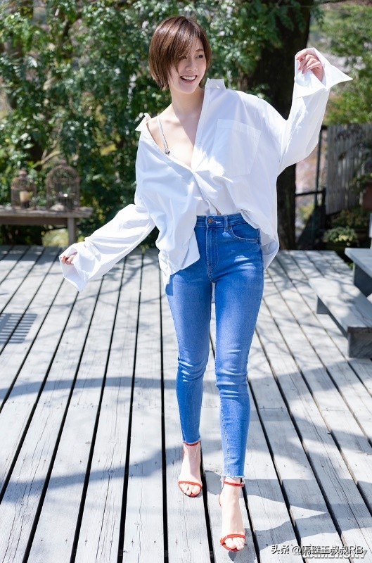 173's longlegged Japanese beauty, photo actress Yoshida Rika who has