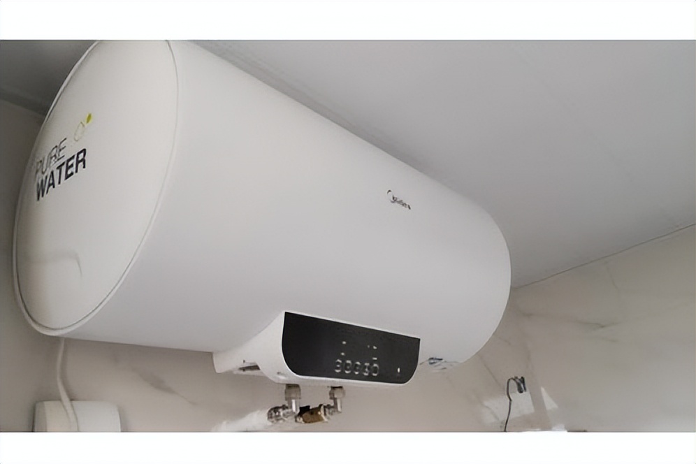 How much electricity does the water heater consume per day? iMedia