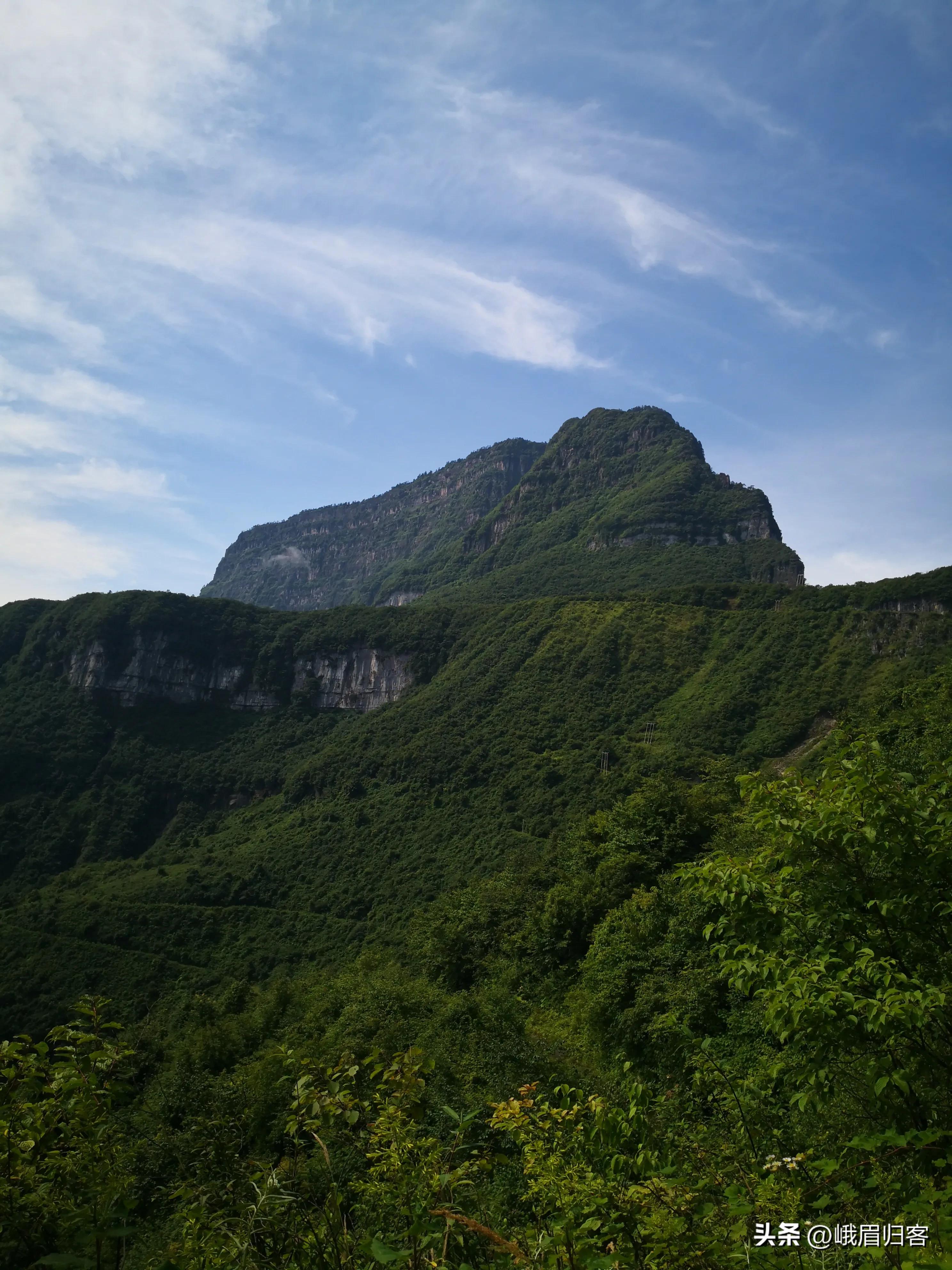 Ding Bao Dawa Mountain (Ouyang Jiong style) - iNEWS