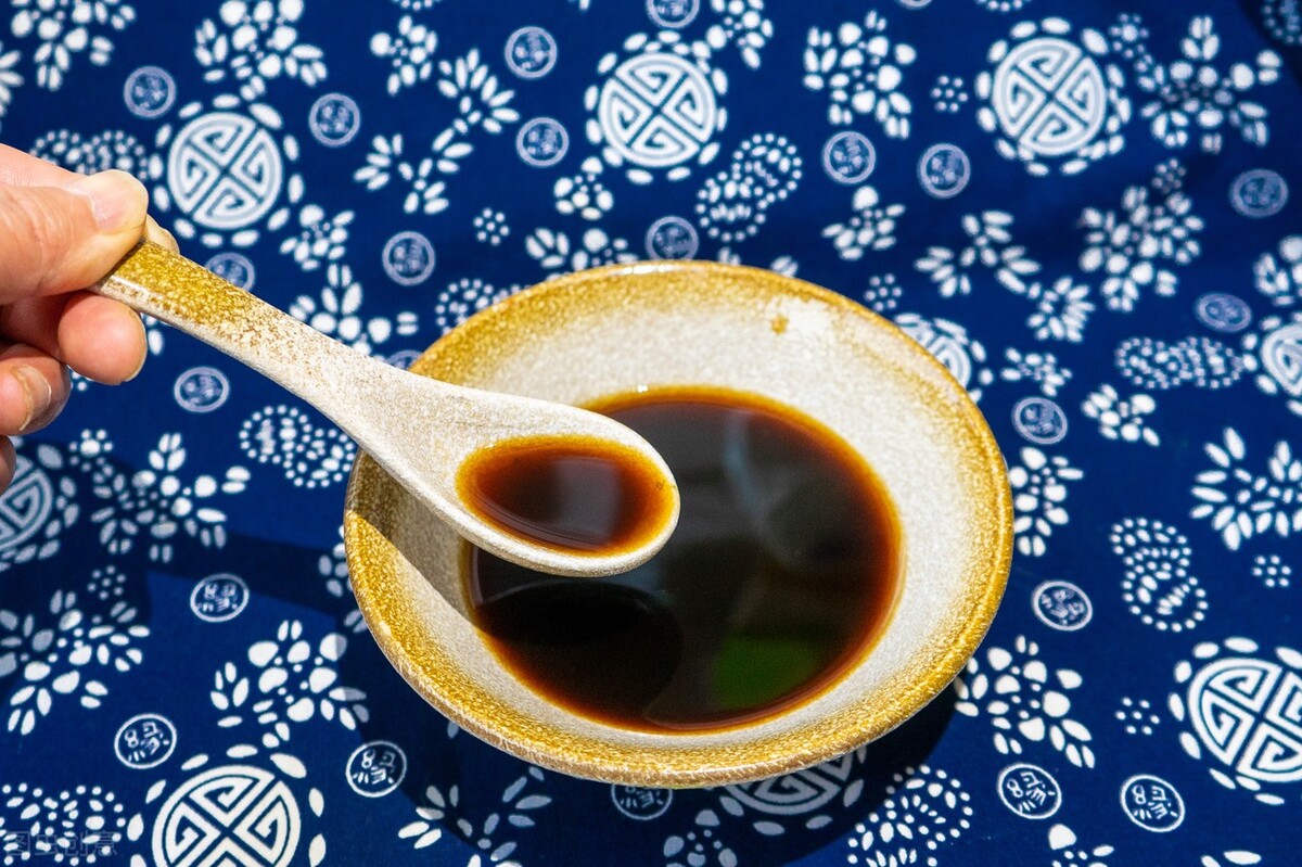 "Master of Life" Vinegar helps a lot in life, such as gargling with