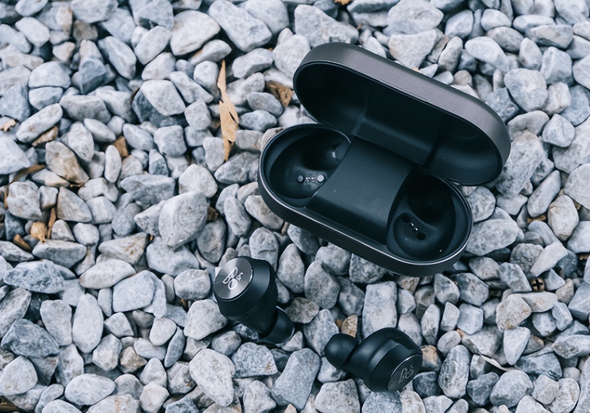 Which noisecancelling headphones have the best noisecancelling effect