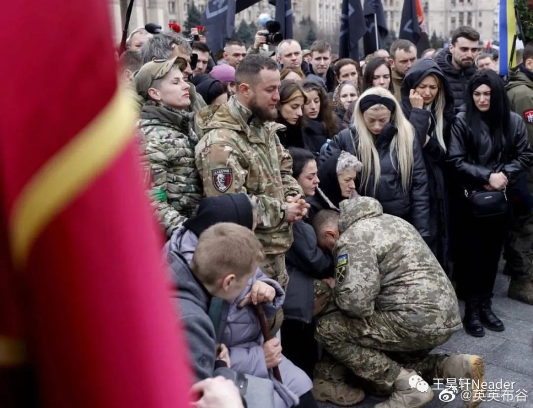 Thousands Of People In Ukraine Bid Farewell To Heroes Inews