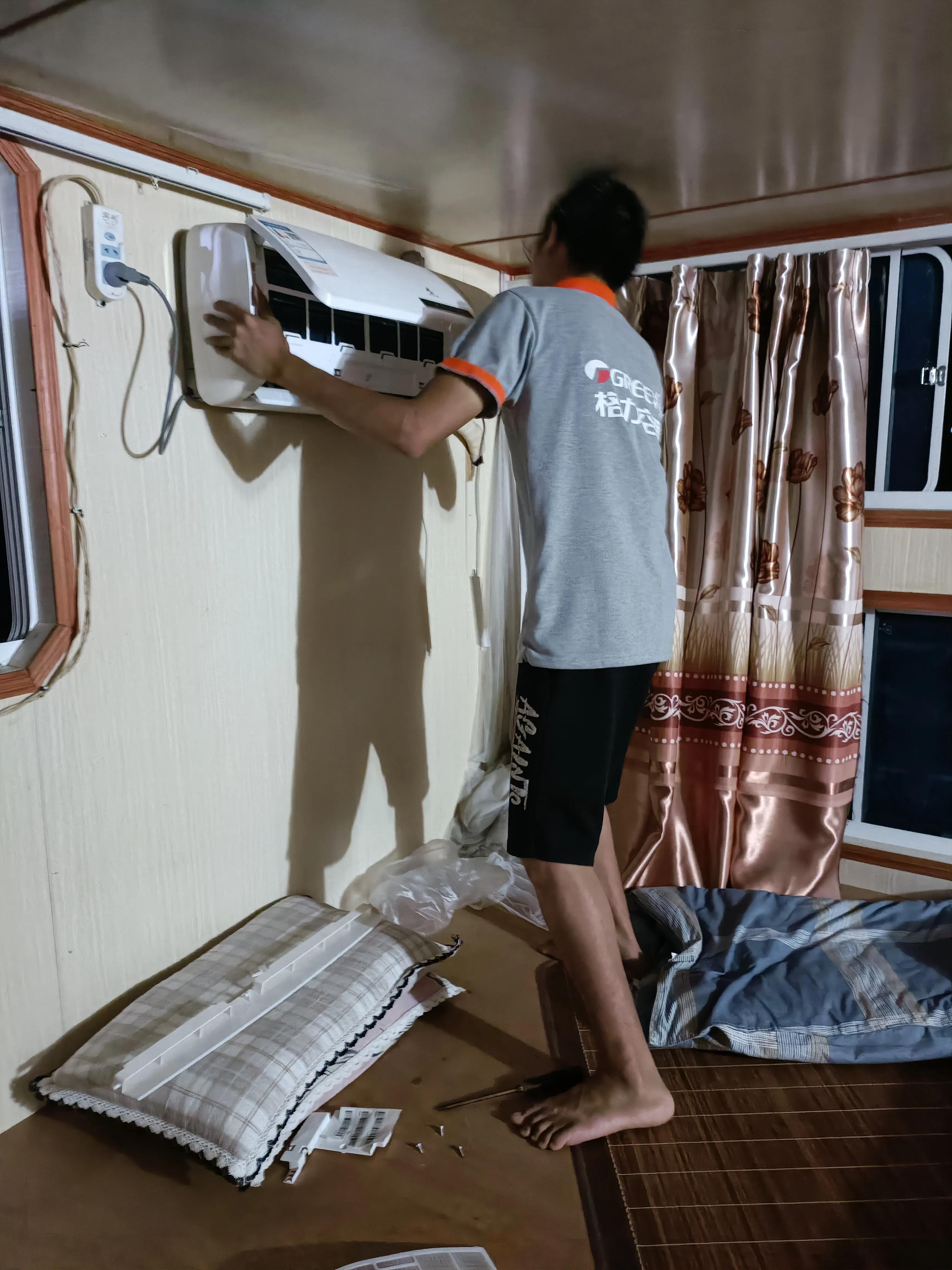 The air conditioner has a burning smell maintenance example, and the common fault of the air