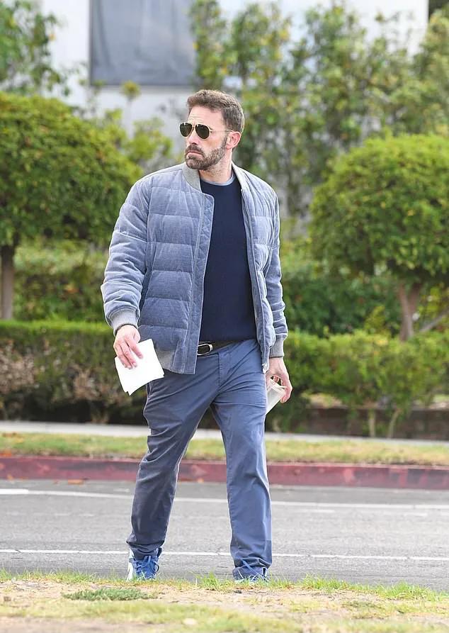 Ben Affleck, 50, and ex-wife Jennifer Garner pick up son from school ...