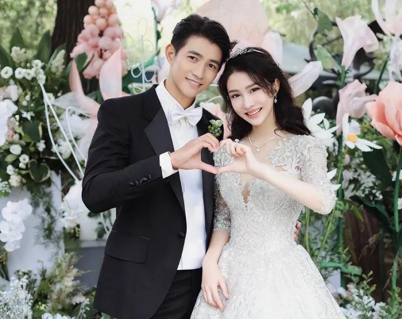 Zhang Tianai's ex-boyfriend Li Zifeng officially announced her divorce ...