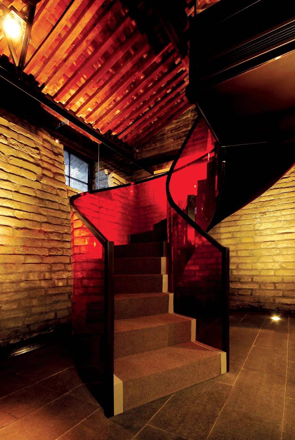 The difference between a bar, a a a club iNEWS