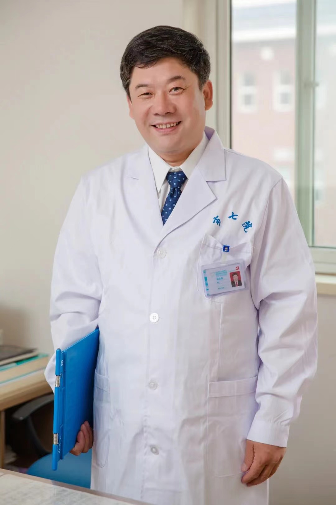 Ophthalmologist Yang Hongwei Juvenile myopia should be differentiated