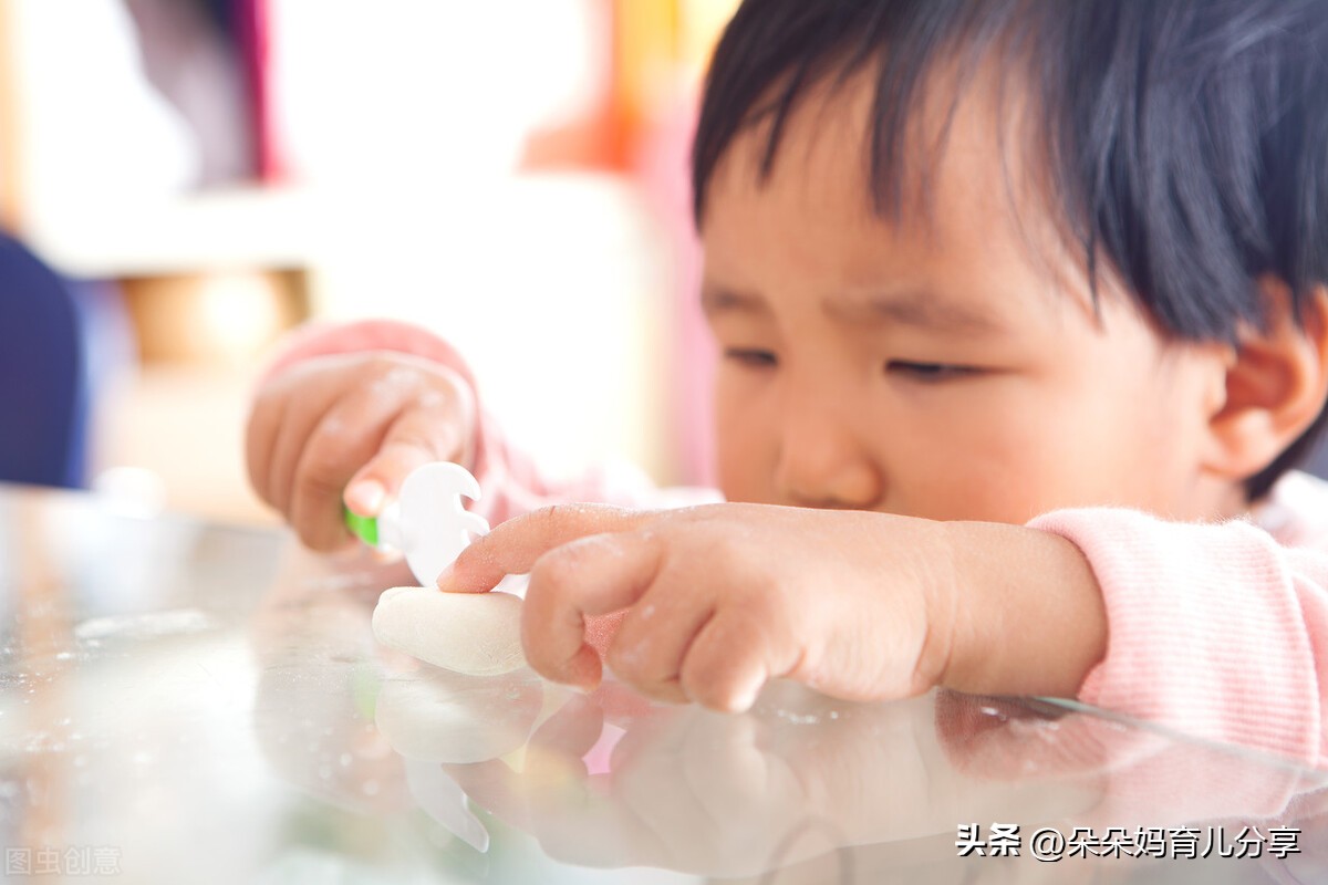 What are the manifestations of calcium, iron, and zinc deficiency in