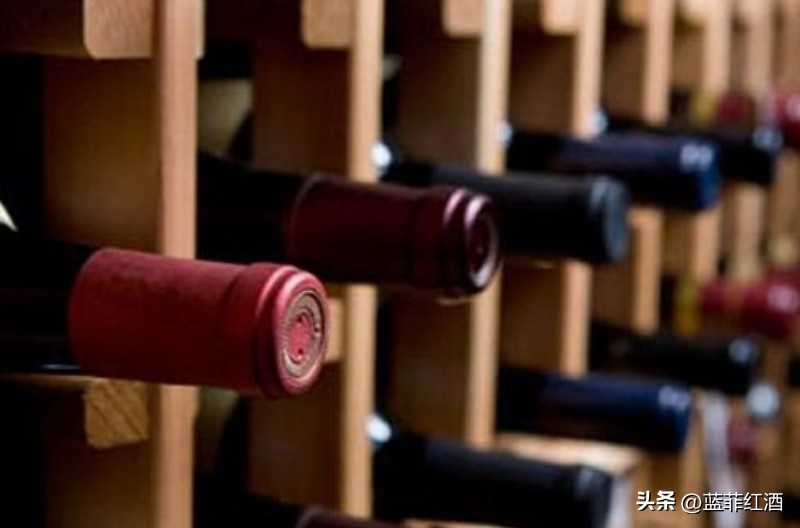 Can red wine be placed flat? iMedia