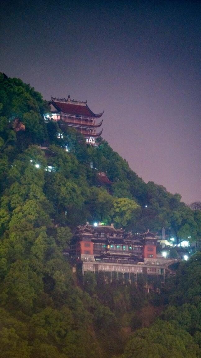 Taoist Temple of Laojun Mountain in Chongqing - iNEWS