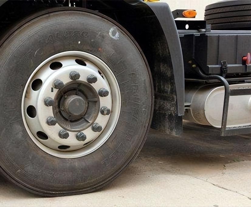 Why do small cars not have inner tubes, but large cars have inner tubes