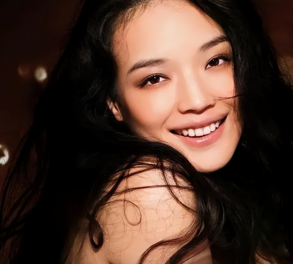 Queen of Love Shu Qi: She was involved in a scandal for money at the age  of 16 and turned a bad hand into a king. - iNEWS