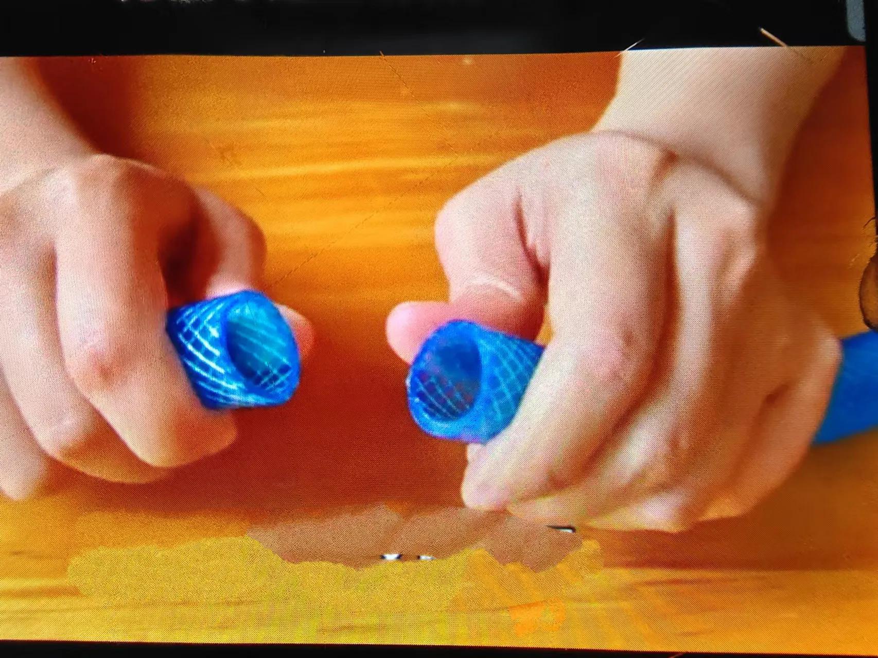 How to connect 2 rubber hoses of the same size together?In order to