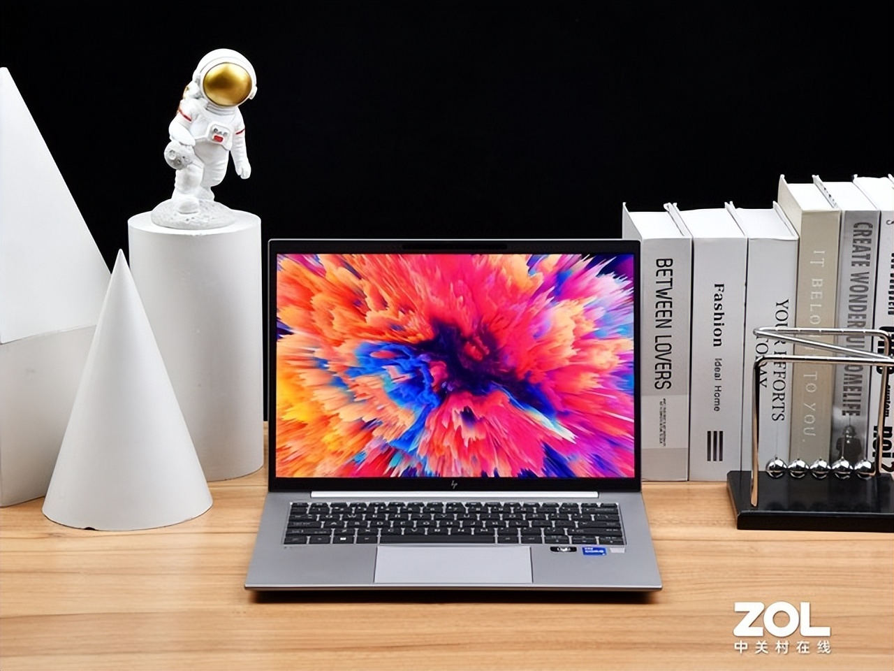 HP and 99 Air 14 Stylish and practical thin and light workstation