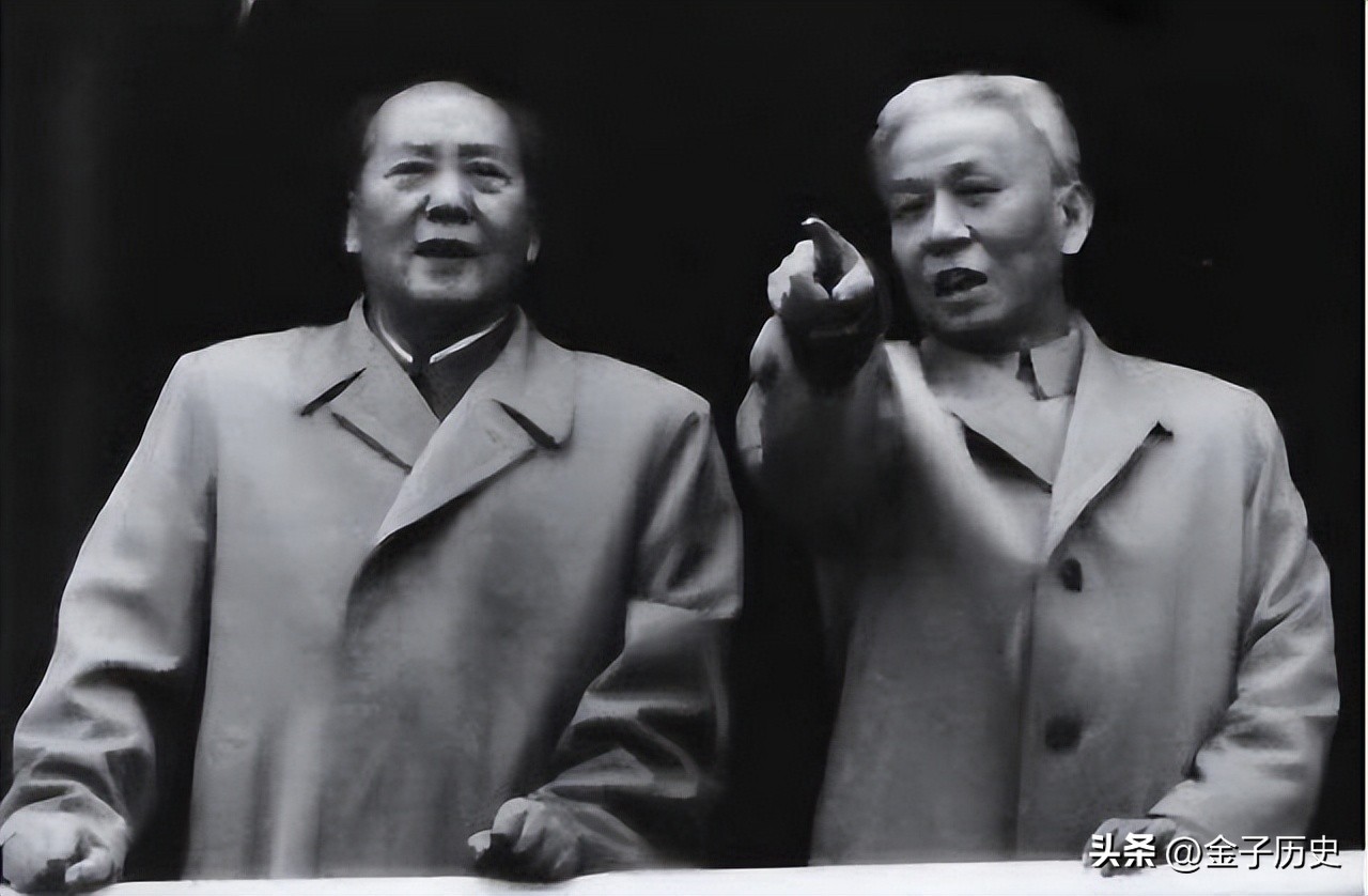 In 2004, when Mao and Liu met, Liu Yuan took Li Na's son and said: "You ...