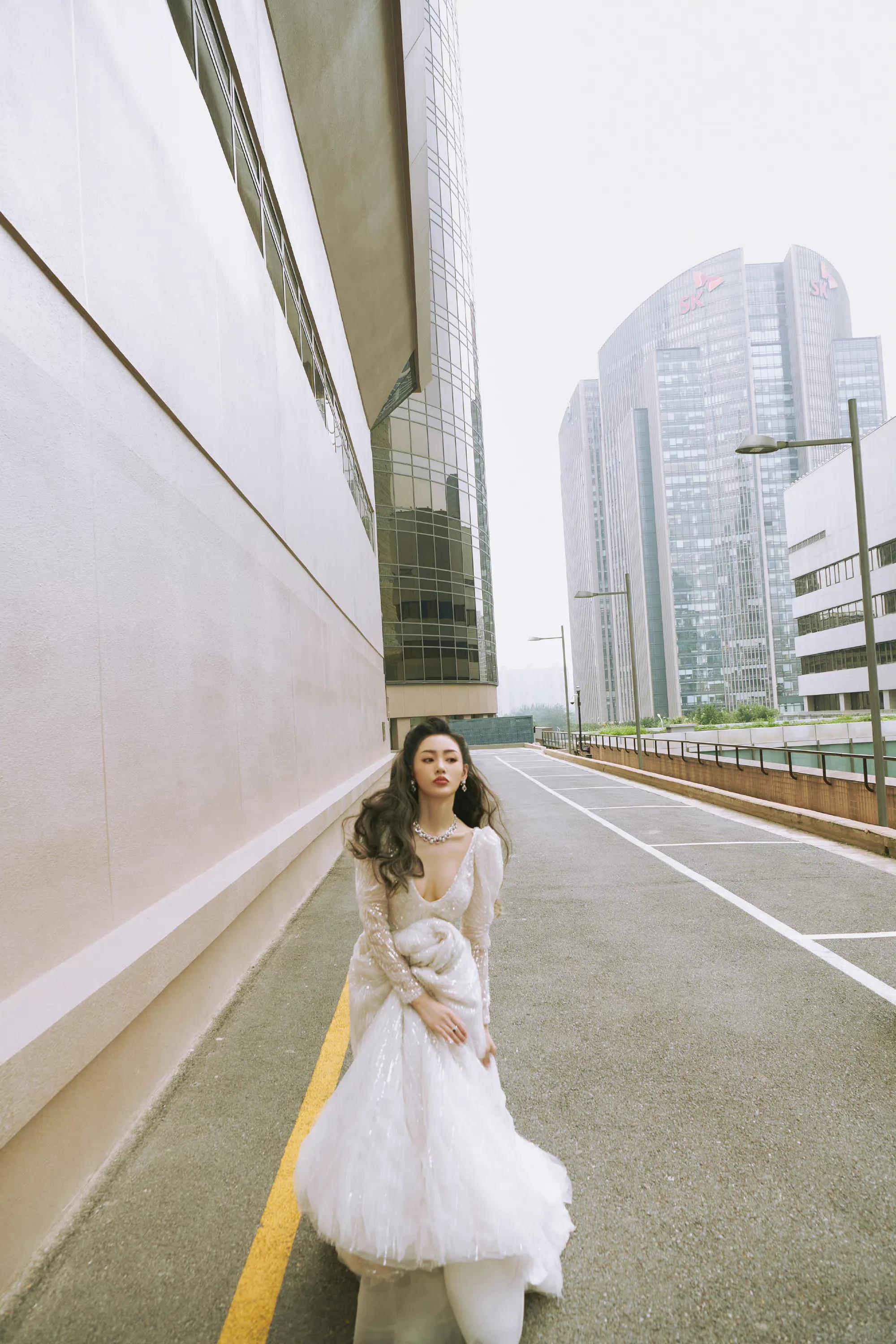 Zhang Tianai's styling at Beijing Film Festival - iNEWS