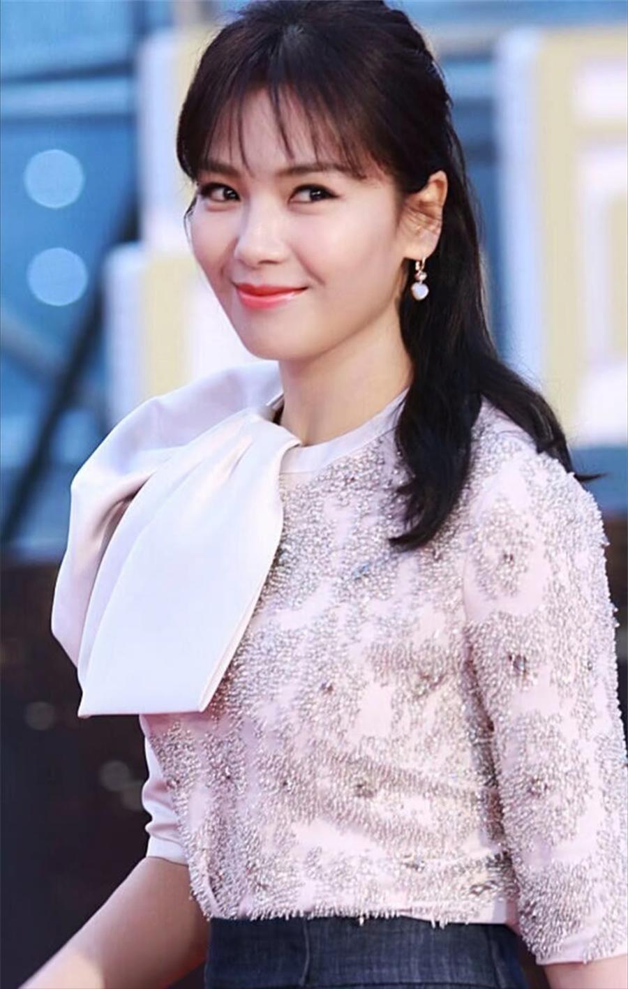 2023版劉濤寫真曝光,展現甜美端莊氣質 - 頭條匯