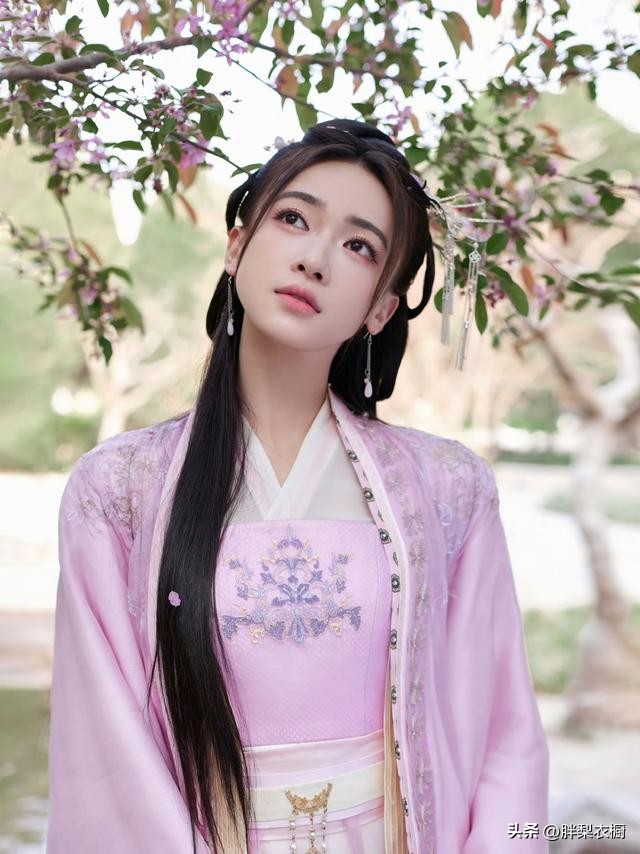 Look at Wu Jinyan and you will understand: Changing your look is ...