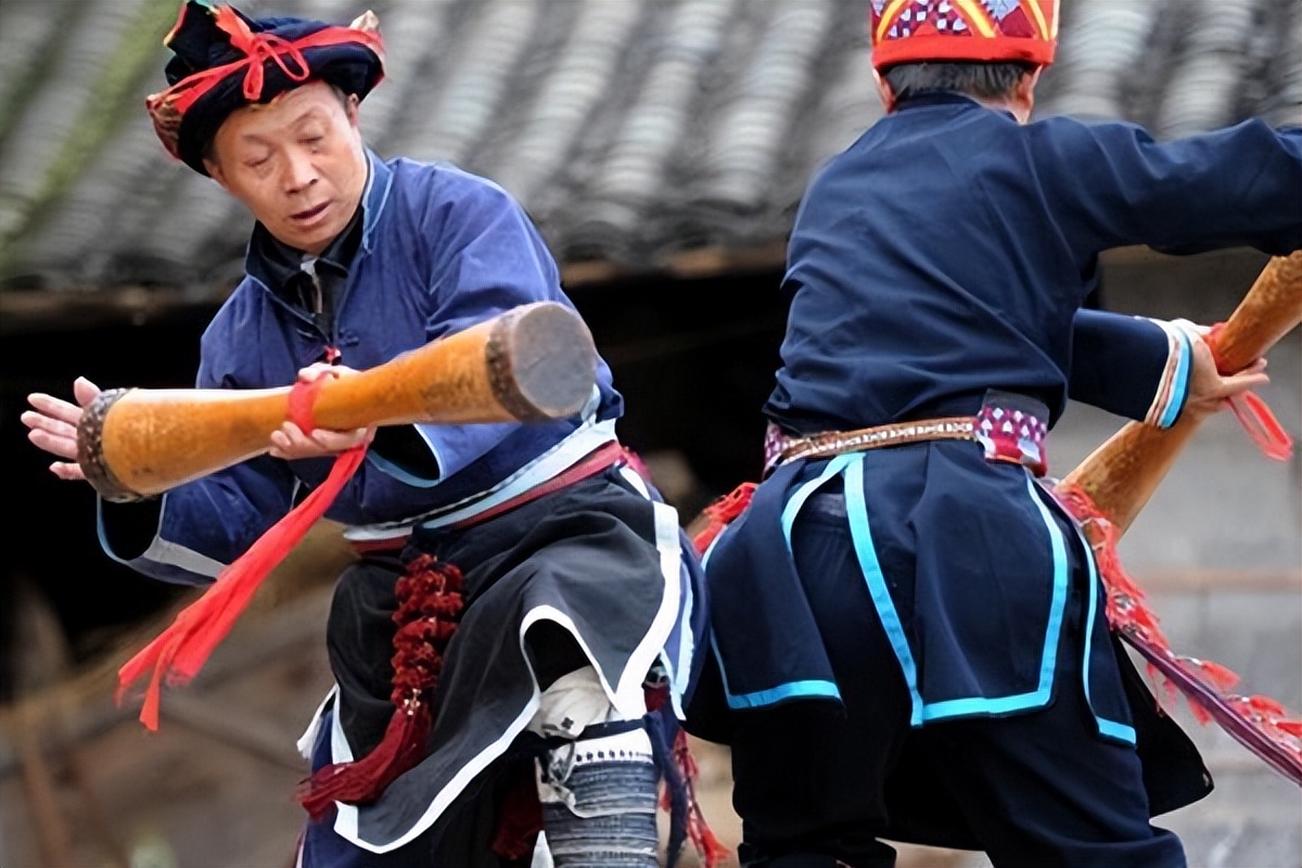 The production process of the long drum of the Yao nationality in ...