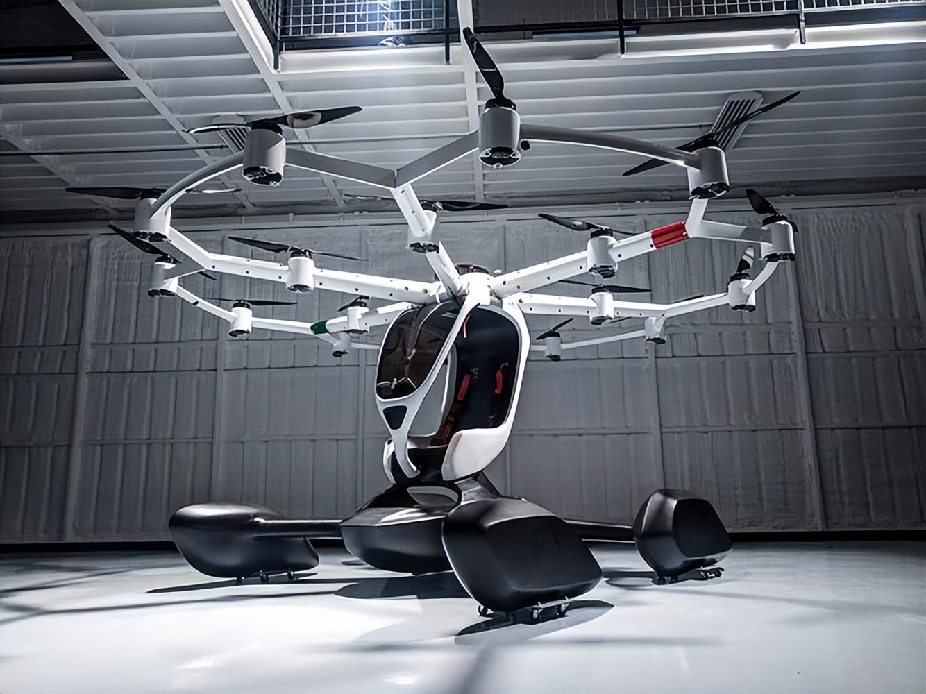 Autonomous flight and obstacle avoidance technology revealed! In the ...