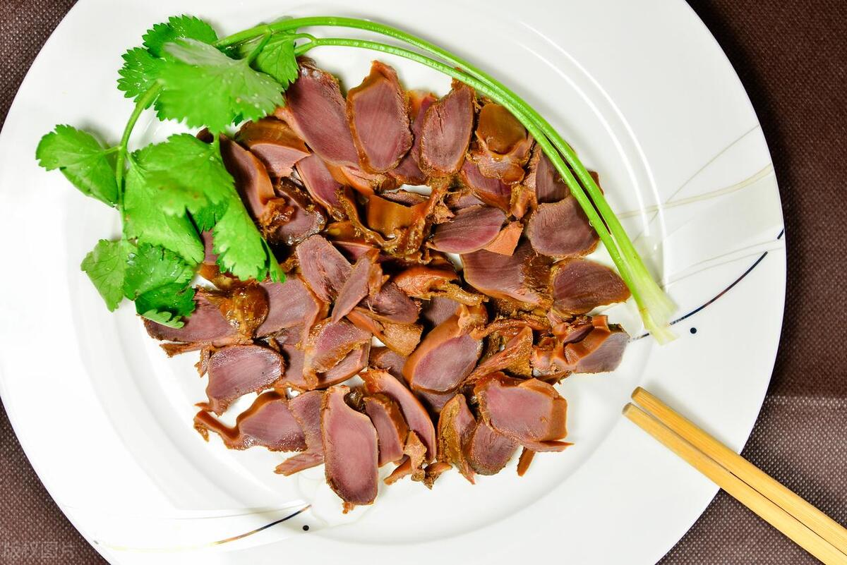 A new way to play delicious duck gizzards, spicy, delicious, refreshing