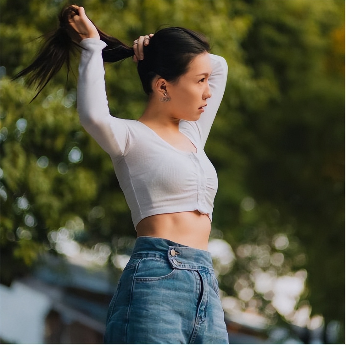 Wang Jing’s daughter shows sexy photos!The body is bumpy and the eyes