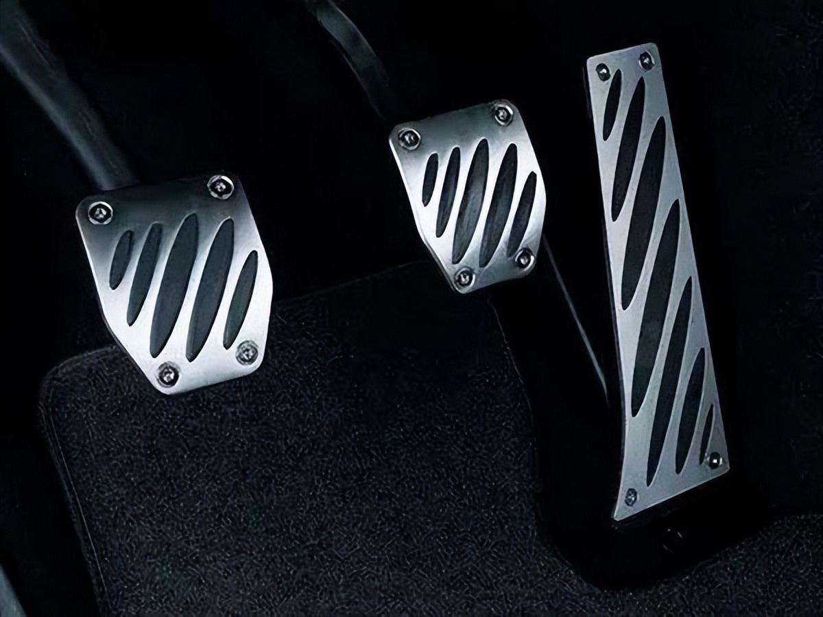 Does the car start without pressing the clutch? Maintenance Master You