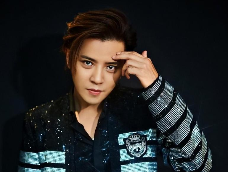 Luo Zhixiang signed a contract with Warner to comeback, Xu Zhian ...