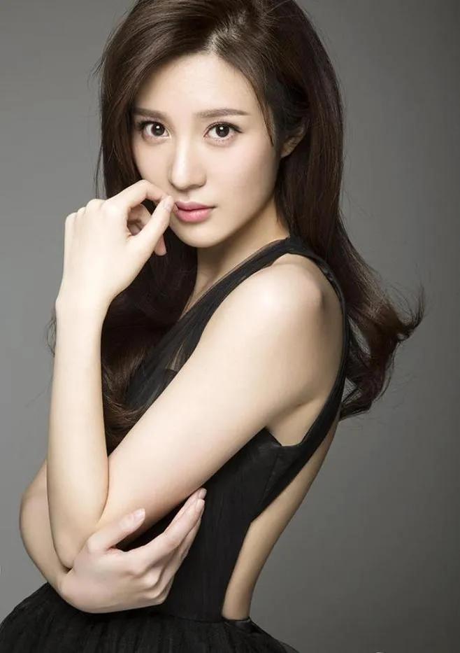 Wu Jingjing is so beautiful - iNEWS