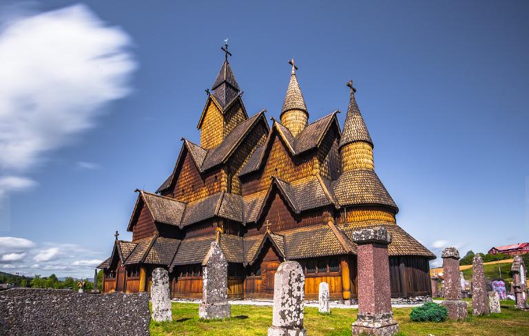 Medieval Norwegian longhouse architecture, reflection of social ...