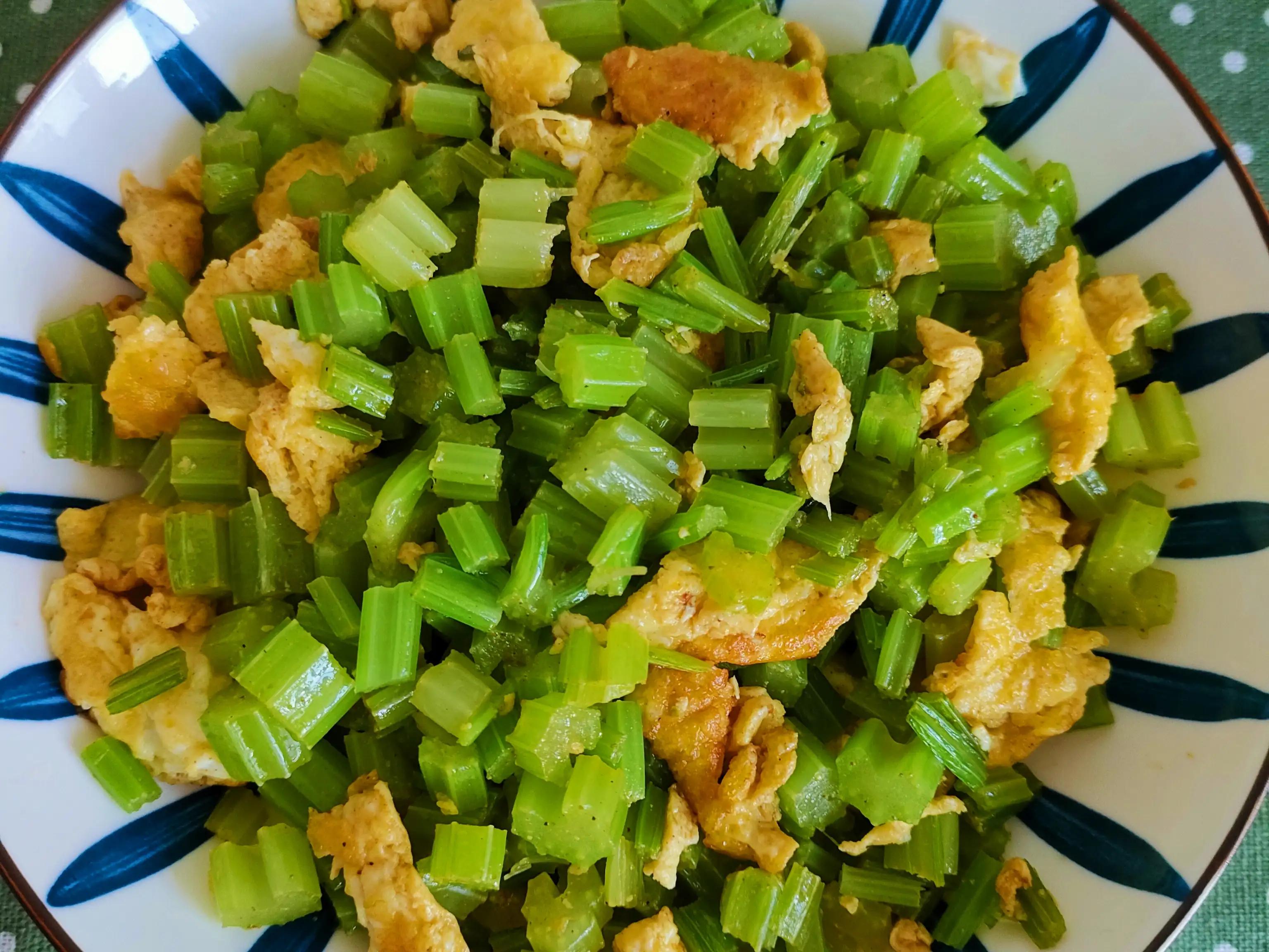 Double way of eating celery!Calcium supplement for lowering blood