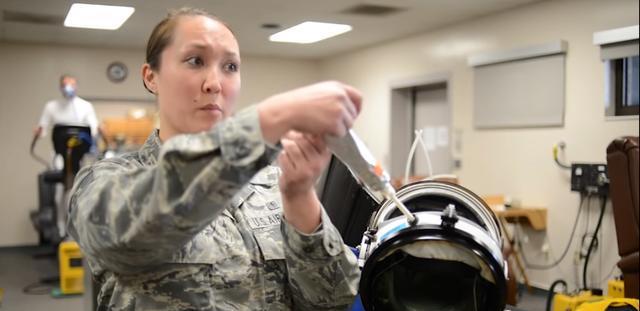 What do fighter pilots eat during flight? US military pilots are so ...