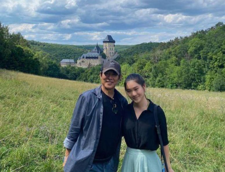 Jet Li's father and daughter vacation in Europe!The 59-year-old is in ...