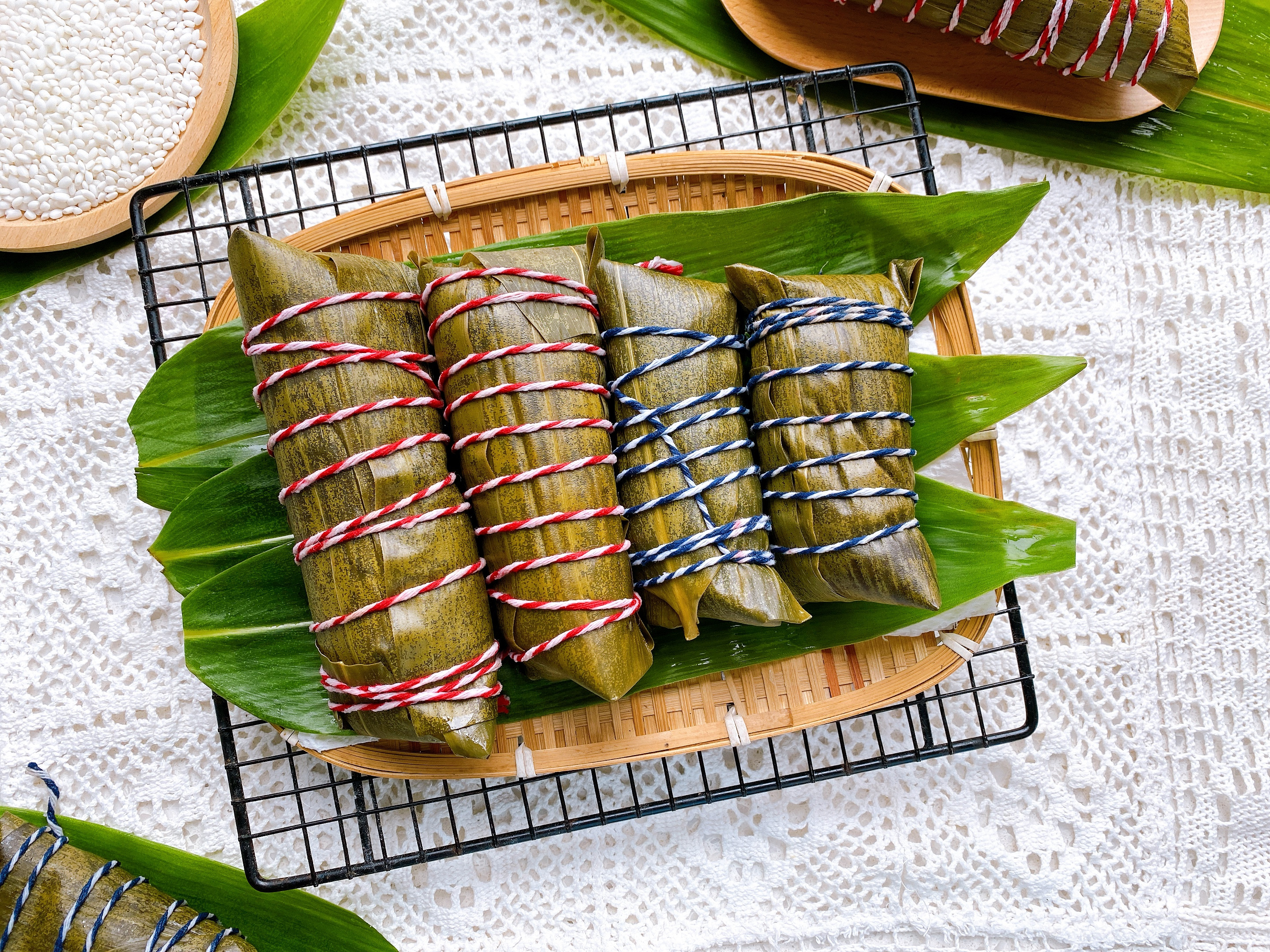 The fragrance of rice dumpling leaves, the unique black rice dumpling ...