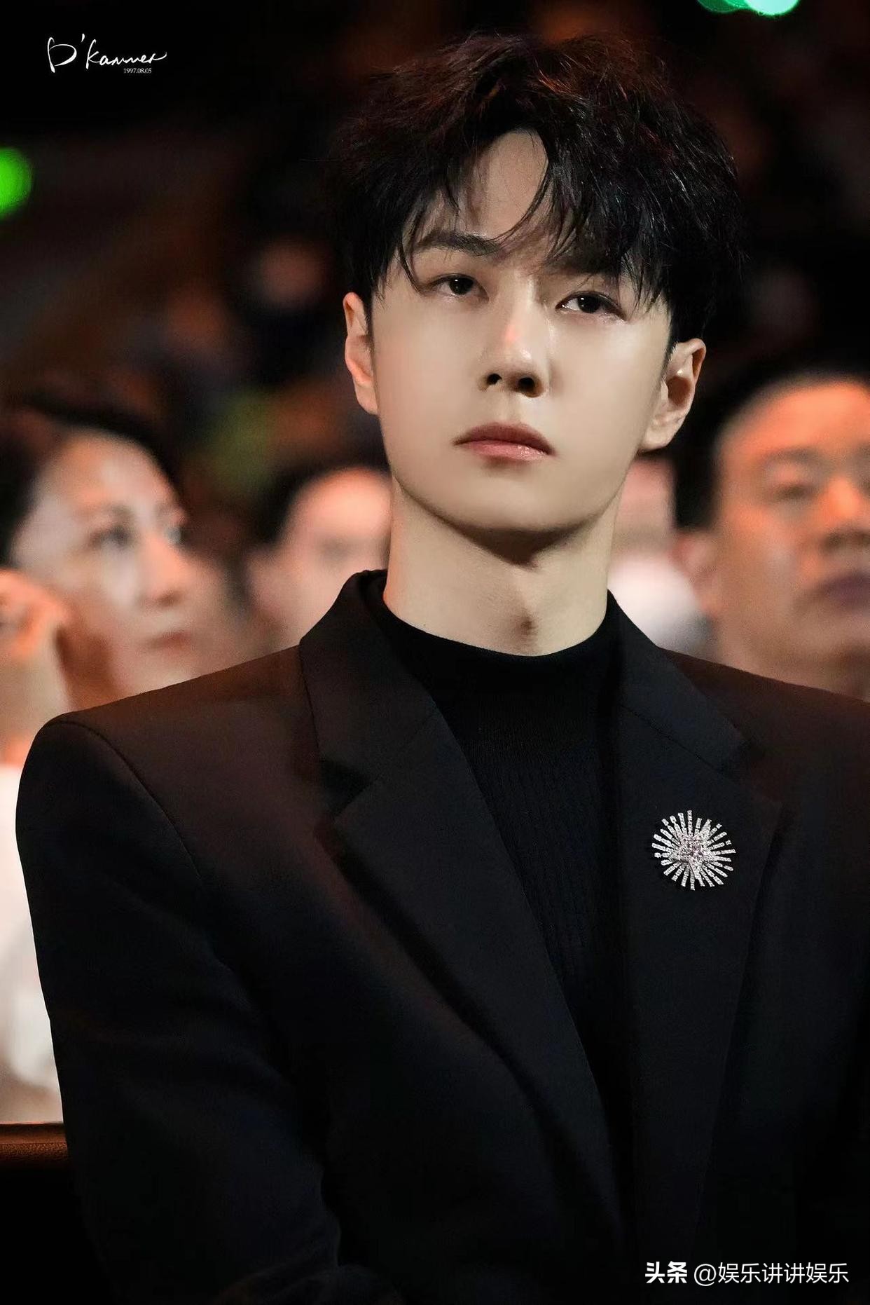 Wang Yibo collects all Chanel 1932 masterpieces, wears gloves due to ...