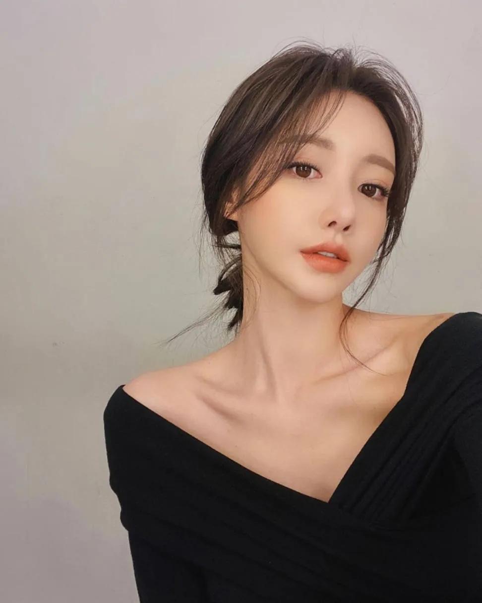 The most beautiful model Sun Yunzhu - iNEWS