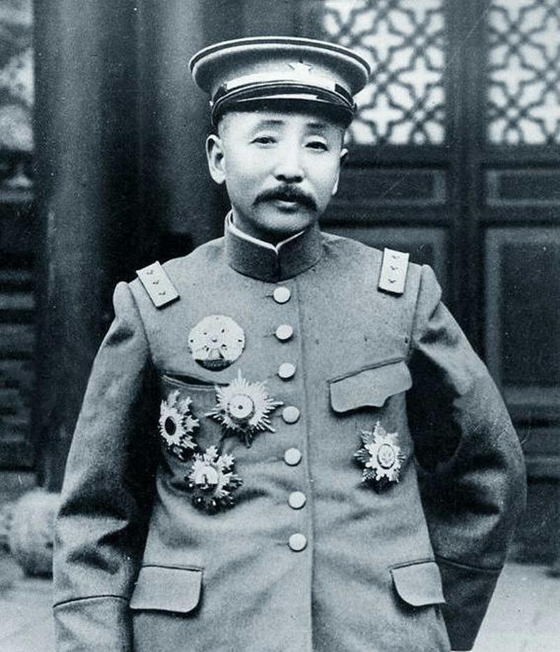 After Zhang Xueliang was released in 1990, a reporter asked him who he ...