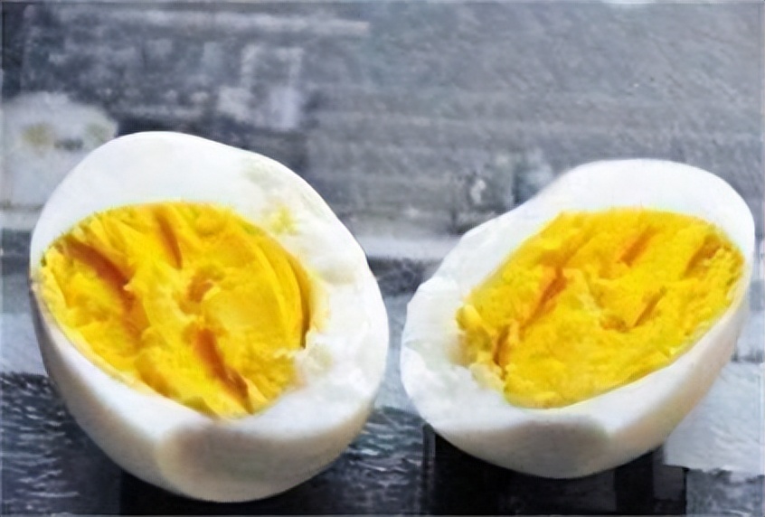 There are two ways to cook egg butter, egg butter can eliminate 12