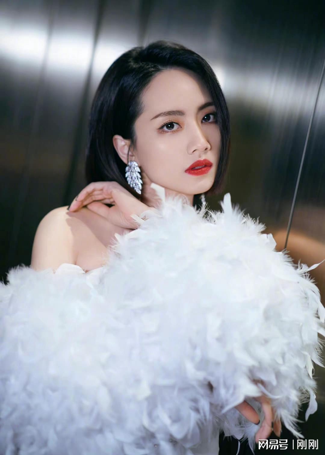 Chinese female singer Liu Xijun - iMedia