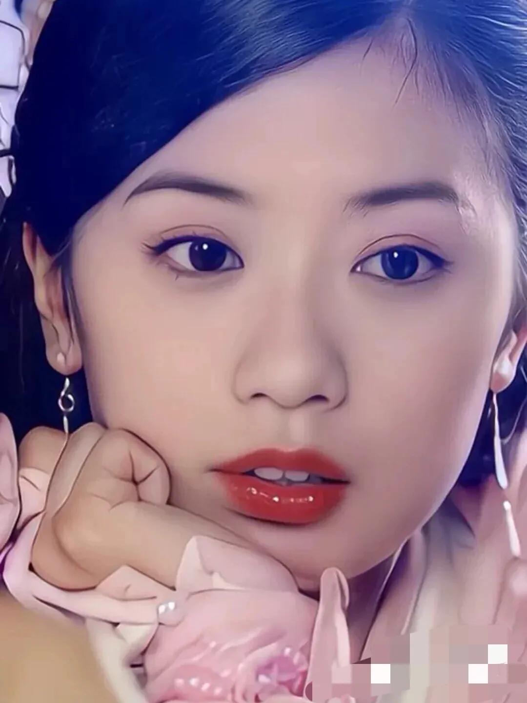 Alyssa Chia, Bai Bing's almond eyes, Liu Yifei's phoenix eyes, and Chen