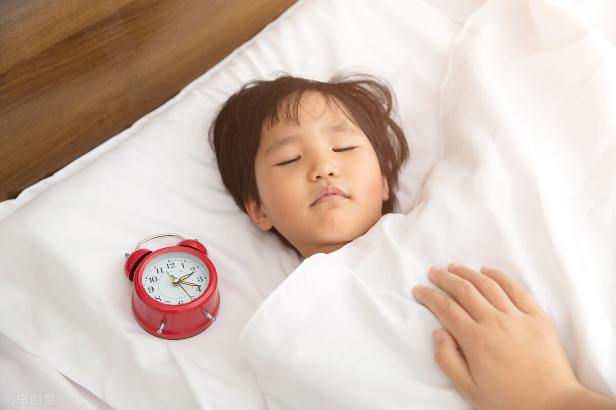 Will drinking milk before going to bed affect the growth of children