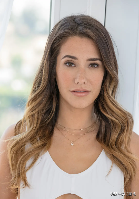 American actress Eva Lovia: Nominated for 