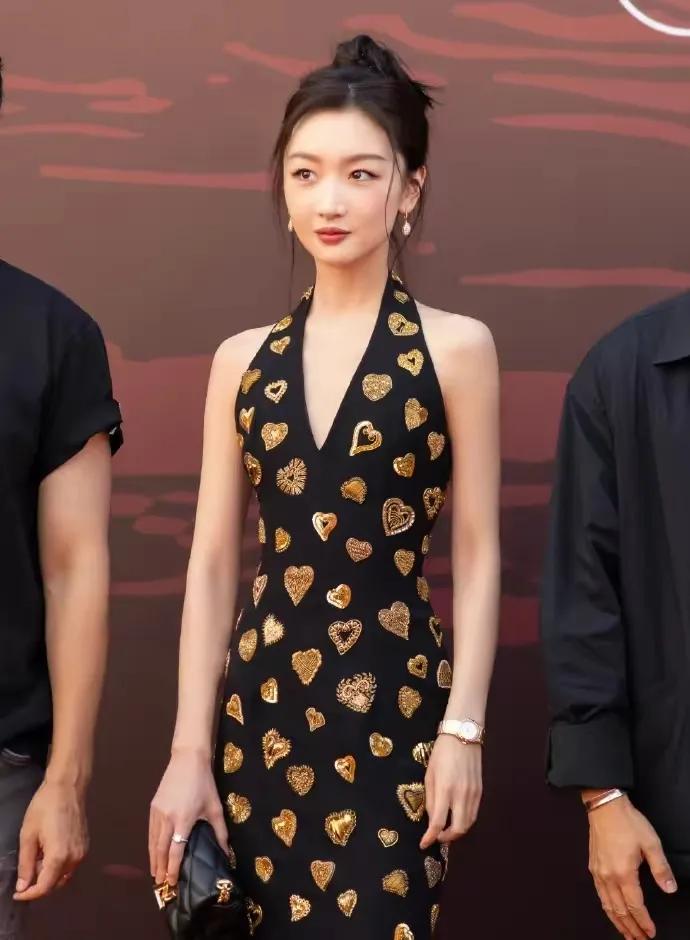 Zhou Dongyu Started To Hang Up And Finally Wore It Right Imedia