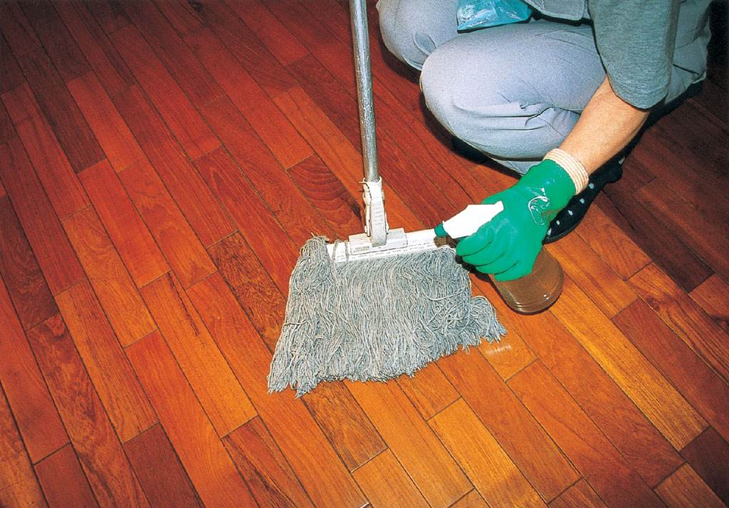 After mopping the floor, there will always be a "fishy smell", the