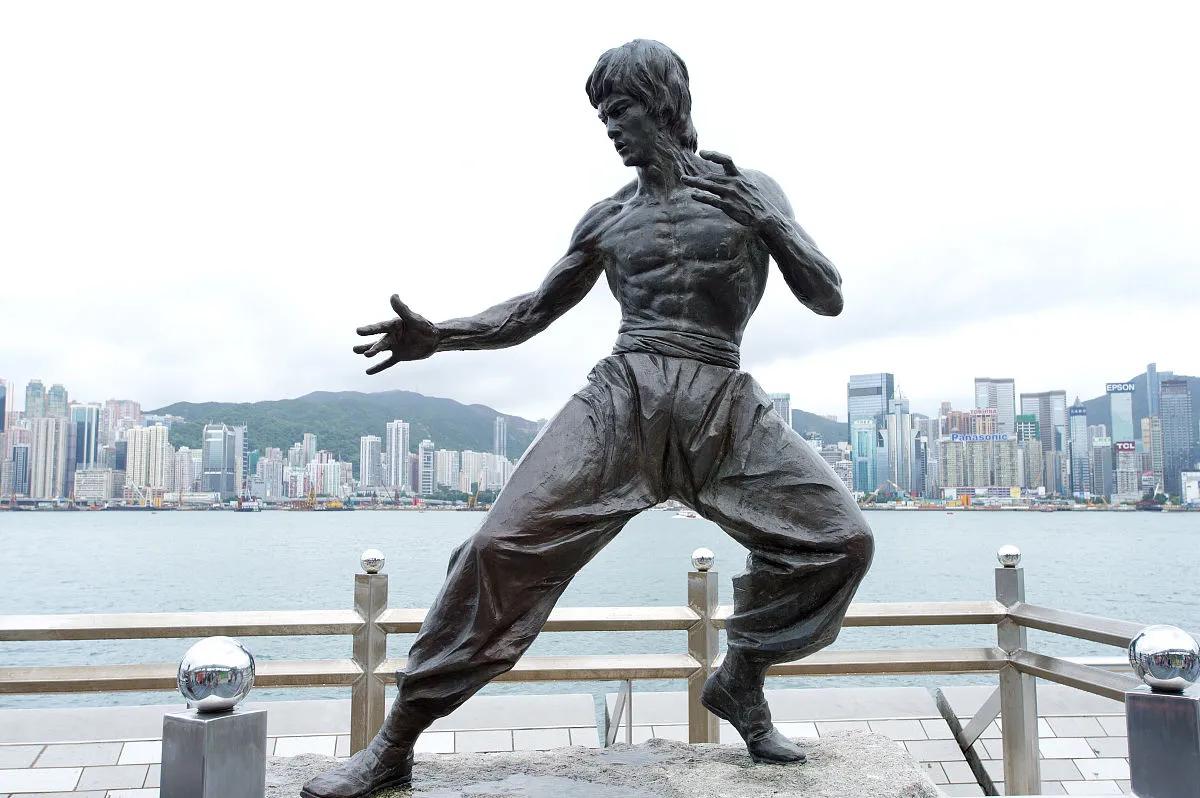 Bruce Lee, a generation of martial arts master, actor - iMedia