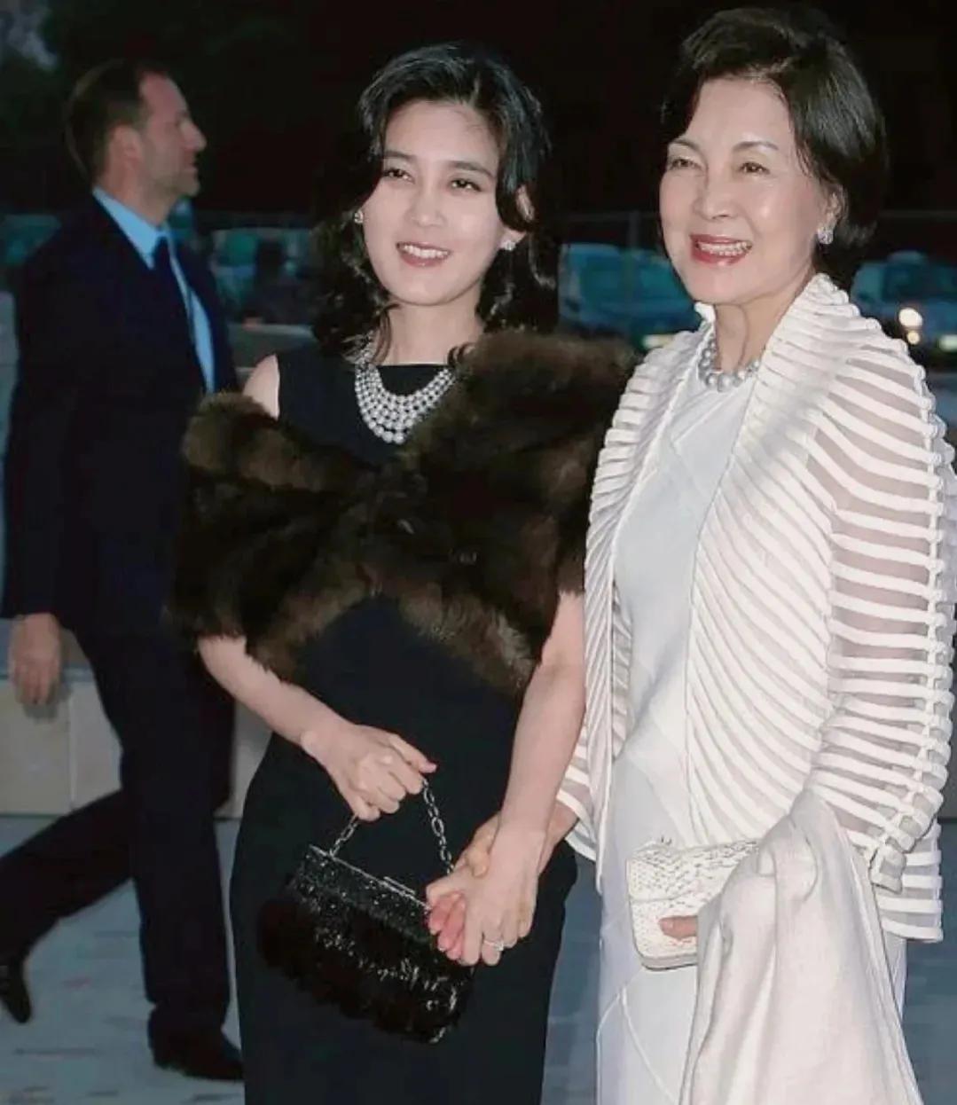 The turbulent life of 'Samsung princess', the richest female billionaire in  Korea: Outside flashy, tragic inside - ITZone