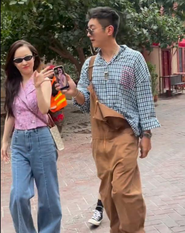 Huo Siyan has lost weight, and Du Jiang wears suspenders, which looks ...