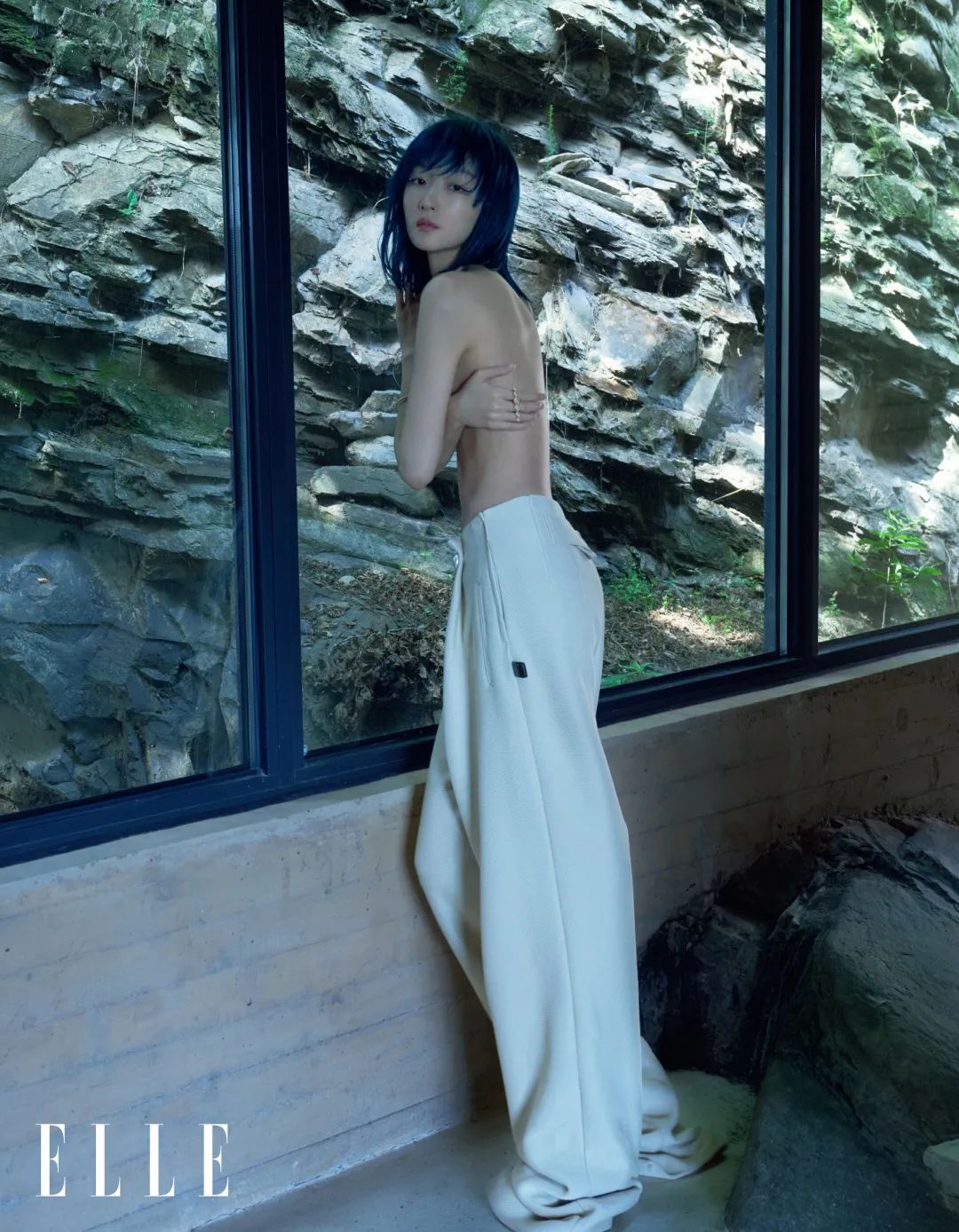 Zhou Dongyu Is Too Daring Half Naked Appearance In Elle Jin Jiu Netizens Who Can Stand This