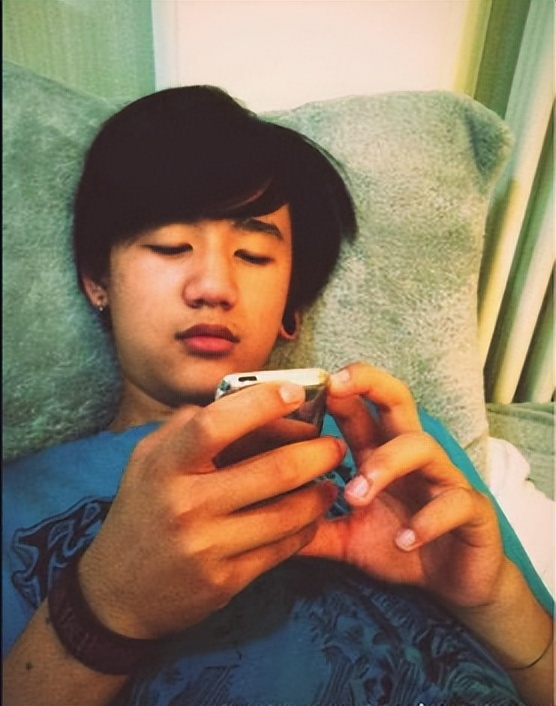 18 couples of celebrities who seem to have no relationship, but have