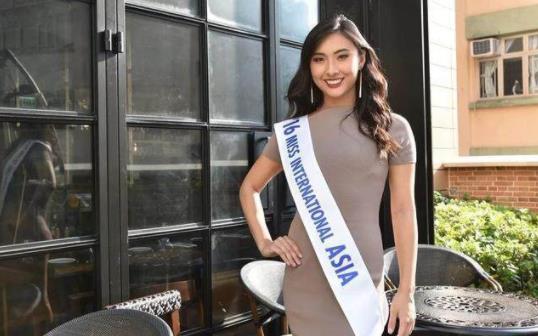 TVB host Chen Yuelin received a certificate to get married, and became ...